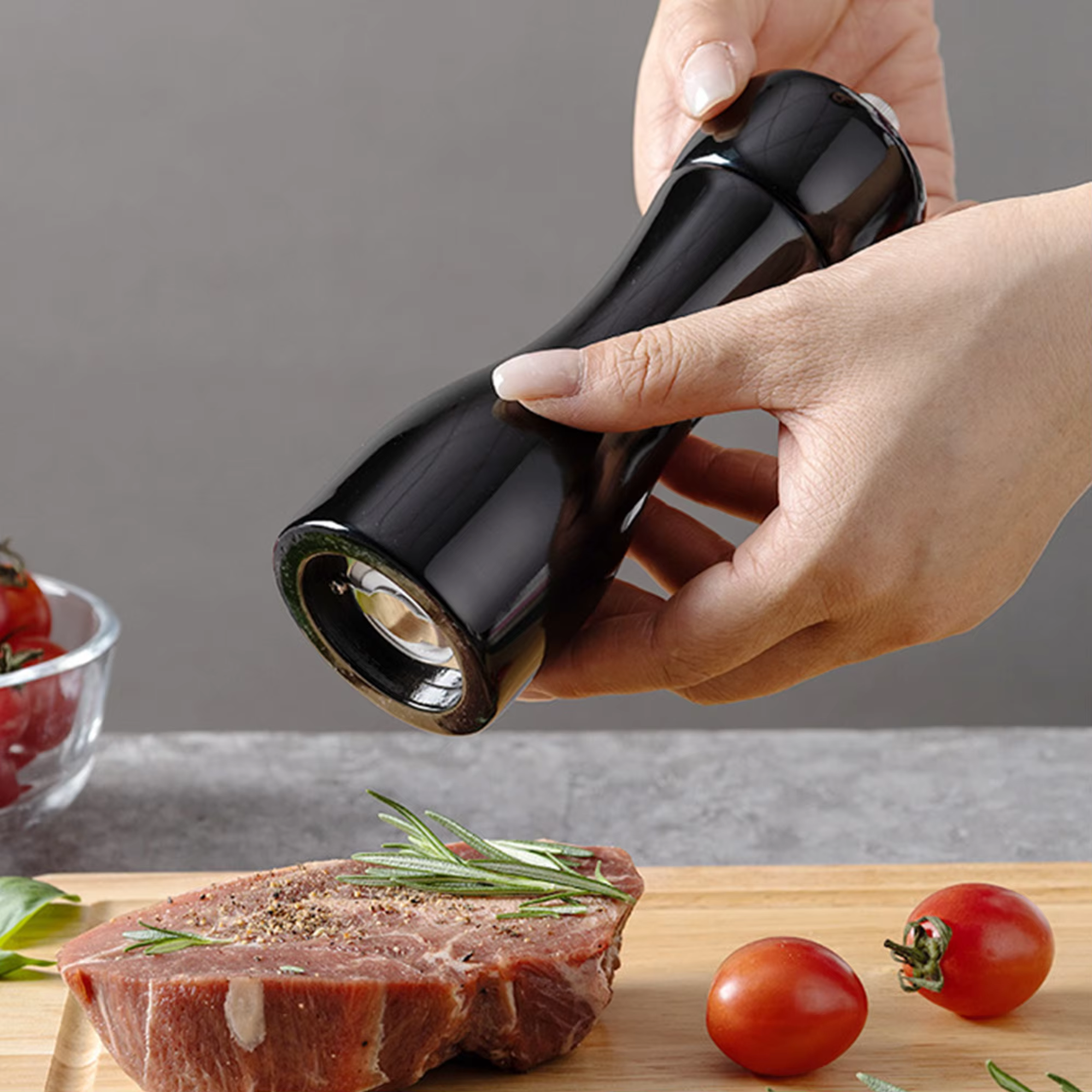Kitchen Black & White Manual Adjustable Oak Wood Refillable Spice Mills Shakers Salt and Pepper Mill Set with Ceramic Mechanism thumbnail 4