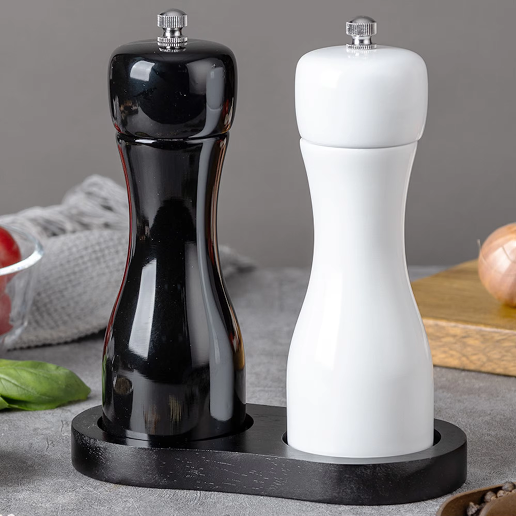 Kitchen Black & White Manual Adjustable Oak Wood Refillable Spice Mills Shakers Salt and Pepper Mill Set with Ceramic Mechanism detail 6