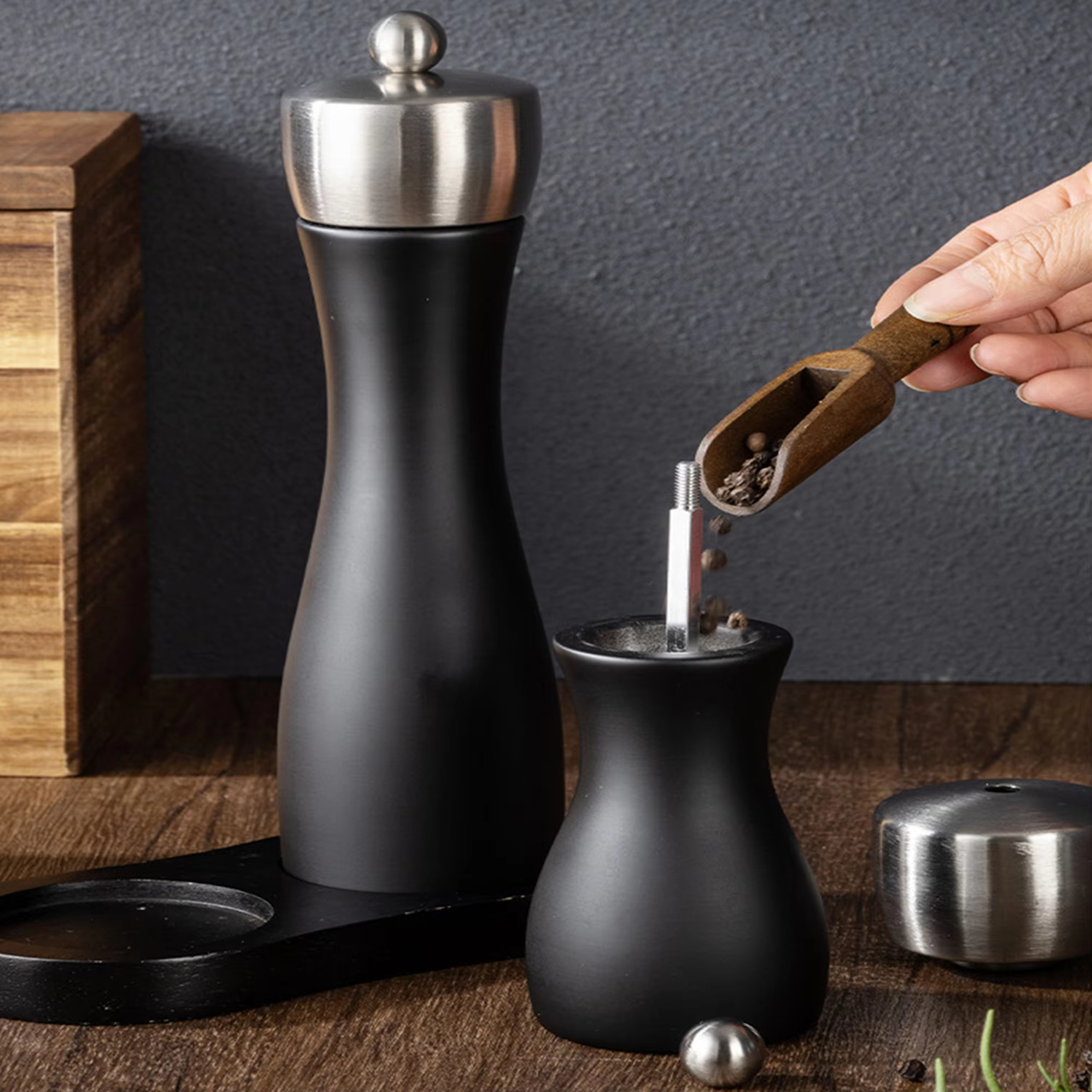 Durable Professional Manual Refillable Spice Mill Wooden Black Salt and Pepper Grinder Set with Adjustable Coarseness Ceramic detail 9